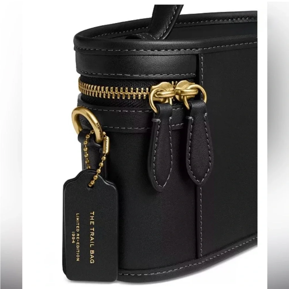 New COACH Trail Bag in black Leather with Gold Hardware - Picture 5 of 8